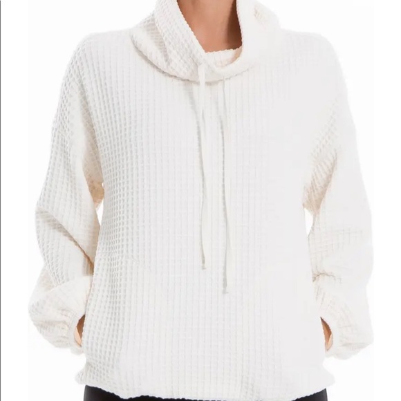 NWT Max Studio Funnel Neck Waffle Knit Pullover. Size M - Picture 1 of 6